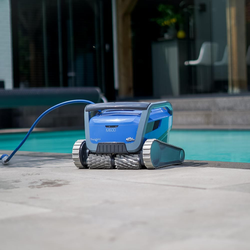 Dolphin M600 Pool Roboter