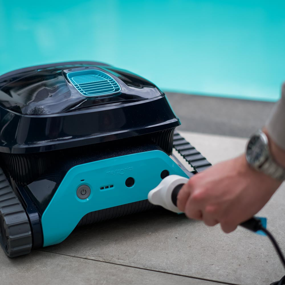 Dolphin Liberty 300 Pool Robot